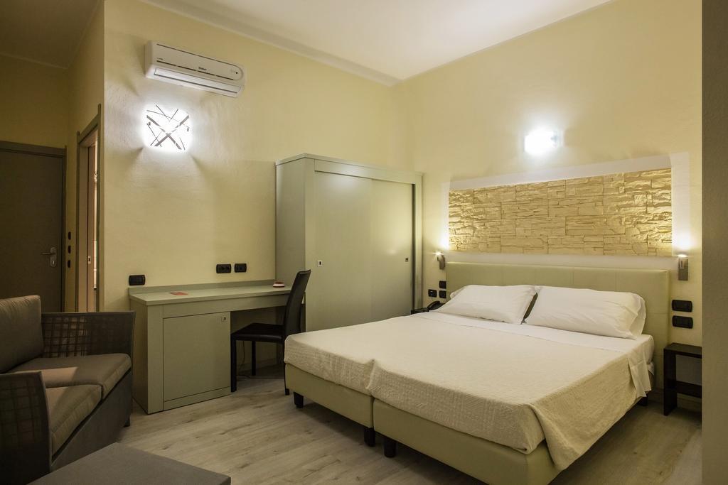 Hotel Calamosca Кальярі Екстер'єр фото